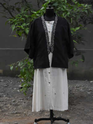 Black silk embroidered sujuni kimoni shrug